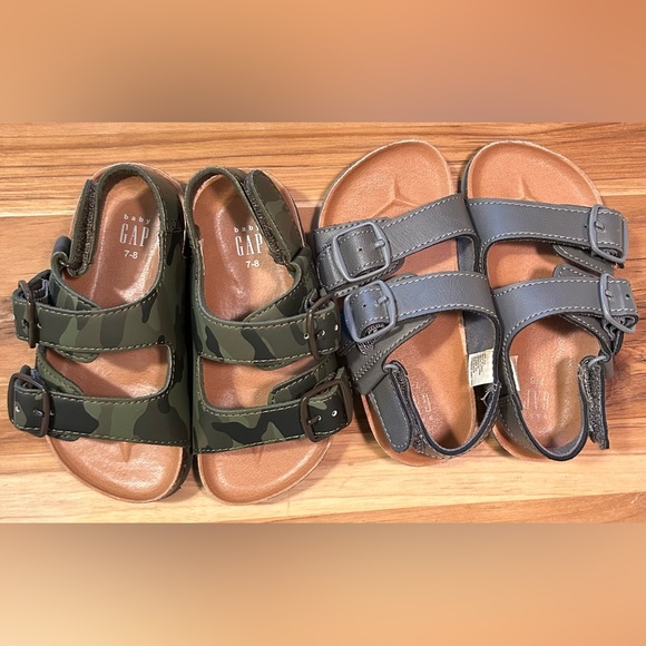 2 PAIR! GAP Toddler Buckle Sandals Camo and Heather Grey SIZE 7-8 - Picture 2 of 10